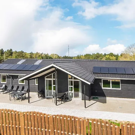 Nyaraló 16 Person In Romo